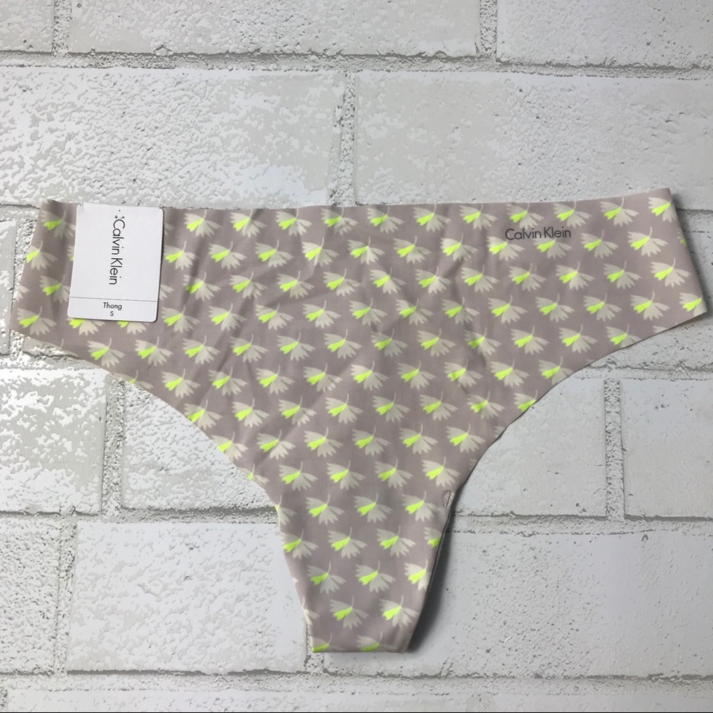 Calvin Klein Invisibles Gray Thong Size Small NWT